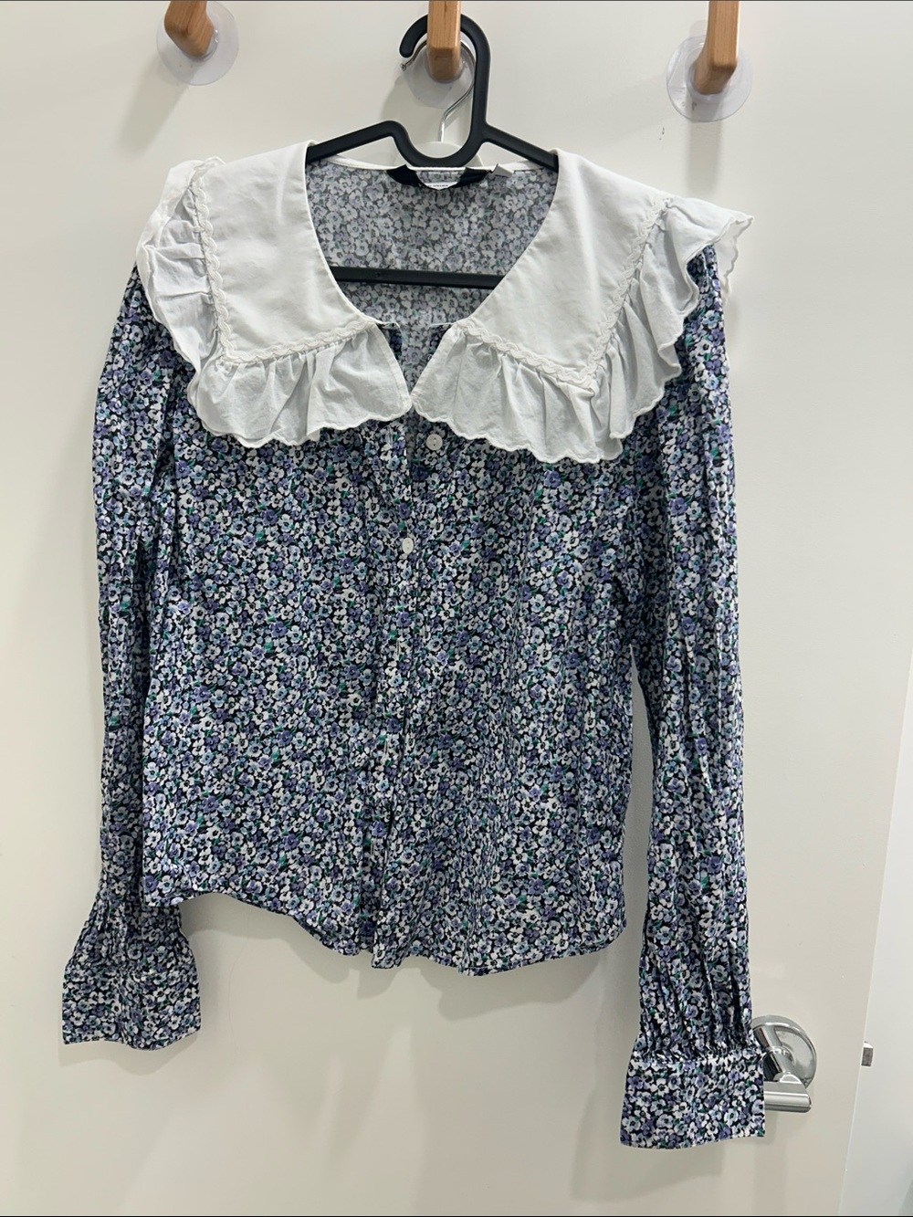 & Other Stories Navy Floral Blouse with White Ruffle Collar